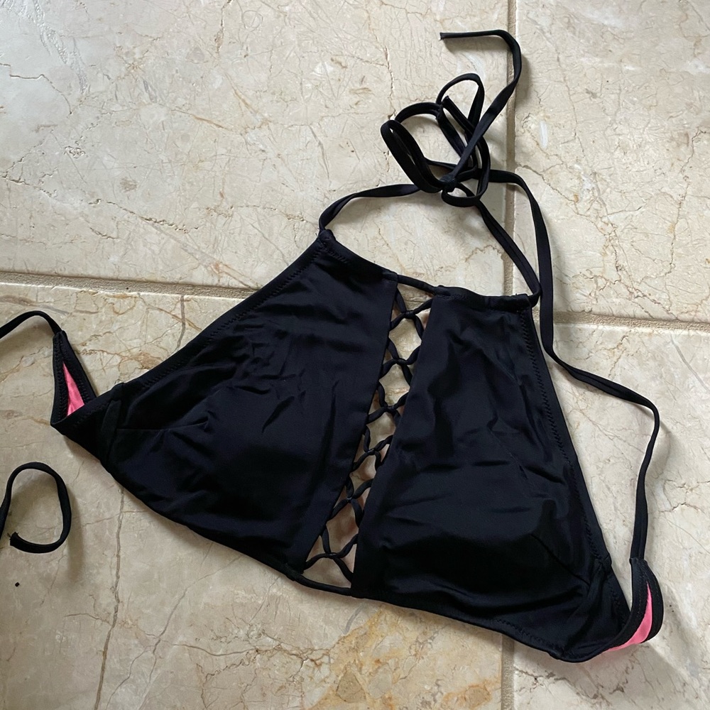 Black bikini top